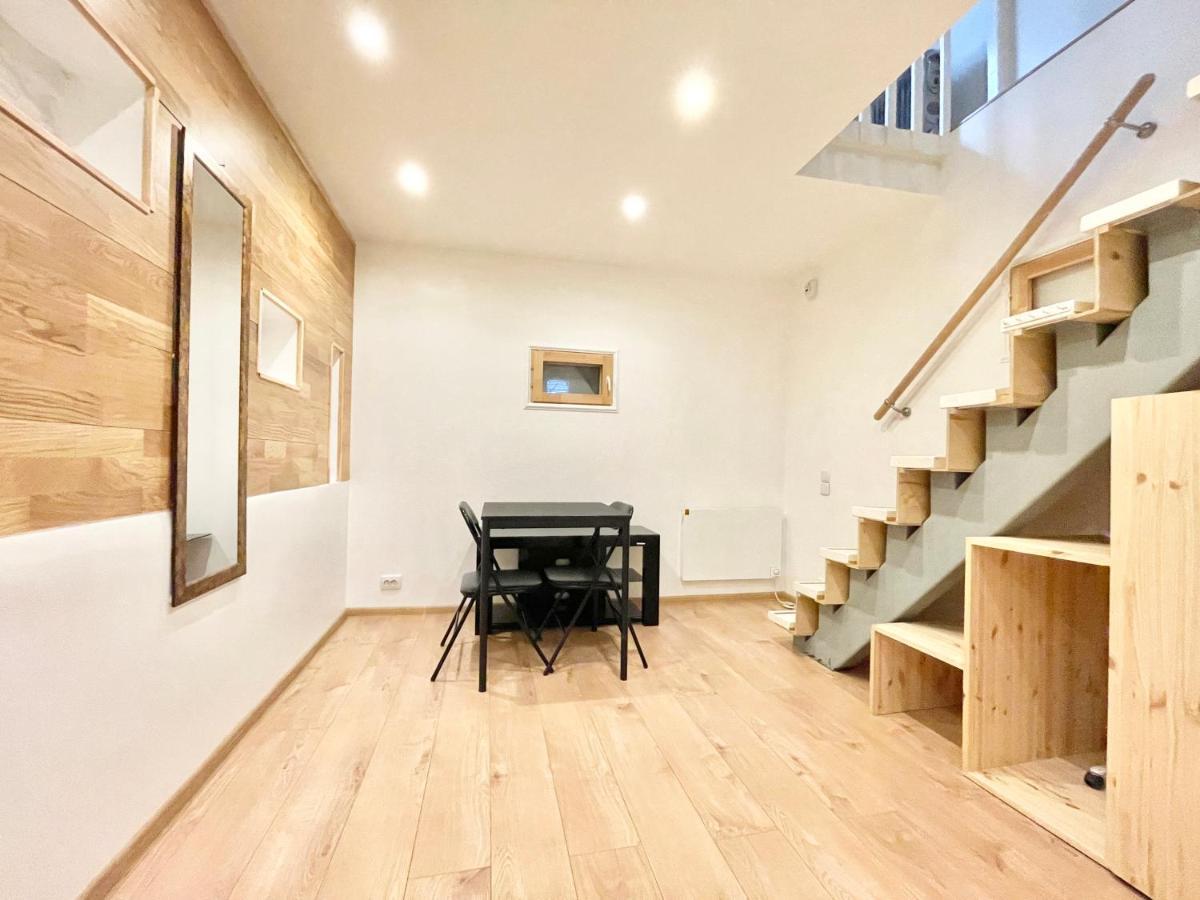 Cosy Studio In Historical Building. City Center Appartement Tallinn Buitenkant foto